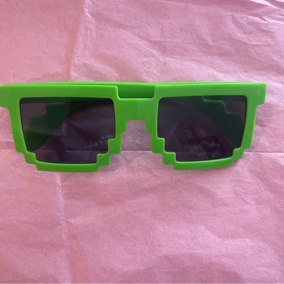 Green Block Sunglasses - Picture 2 of 3